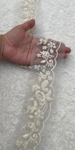 1 yard border