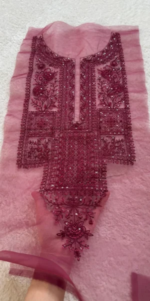 Neckline