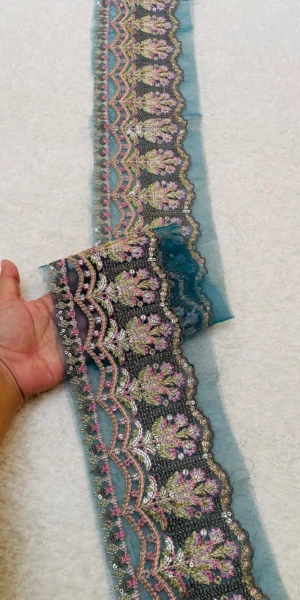 1.5 Yard Border
