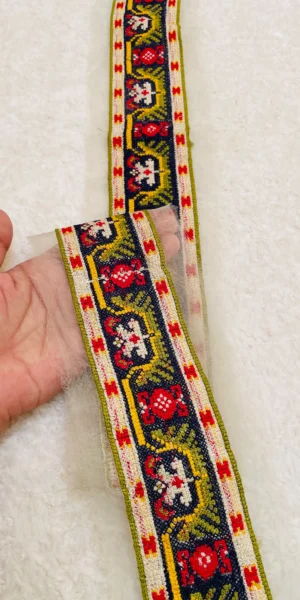 1 yard border