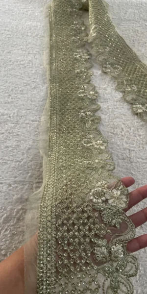 1 Yard Border